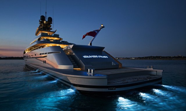 M/Y ‘Silver Fast’ Takes Bookings in the Indian Ocean
