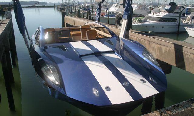Charter Yacht BLADE – New Amphibious Tender