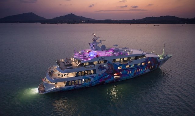 M/Y SALUZI Wins Best Charter Yacht in Asia