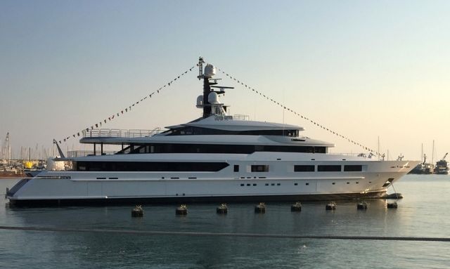 M/Y SUERTE to Become Available for Charter