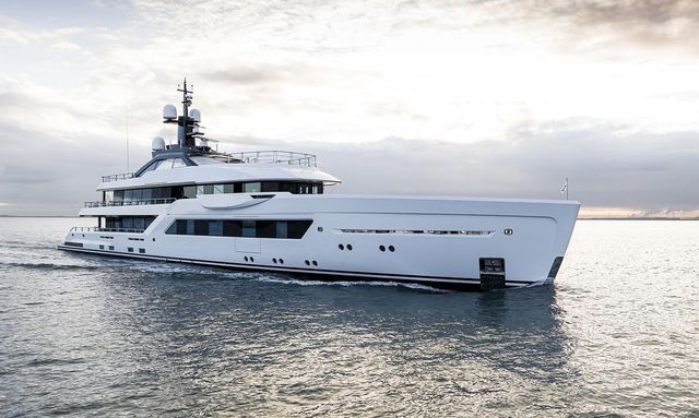 ENTOURAGE makes a splash onto the luxury charter fleet
