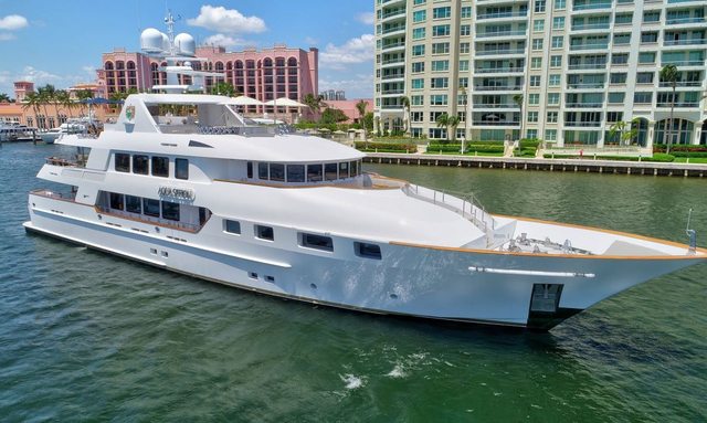 M/Y AQUASITION charters from New England to Florida