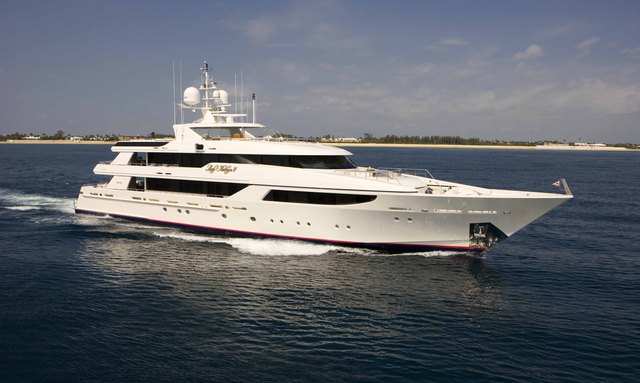 Motor Yacht AQUAVITA Offers New Year's Charter in the Caribbean 