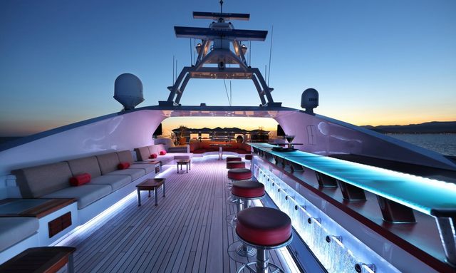 M/Y ‘Code 8’ Opens for Abu Dhabi Grand Prix Charter