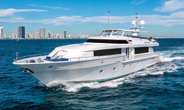 Charter Yacht XOXO Opens Availability for Thanksgiving Yacht Charters in Florida
