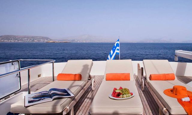 CUSTOM LINE NAVETTA 26 Yacht Charter, Custom Line Luxury Yachts for Charter