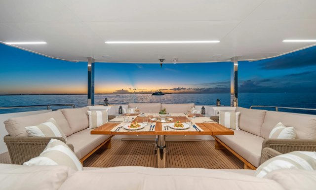 HORIZON FD90 Yacht Charter | Horizon Luxury Yachts for Charter