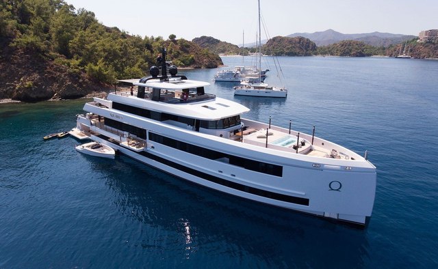 Aquarius yacht charter Mengi Yay Motor Yacht
                        