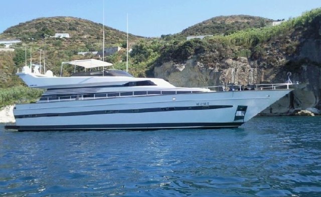 Benedycta yacht charter Cantieri di Pisa Motor Yacht