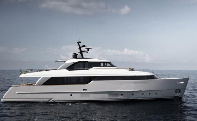 Flori Yacht Charter in Antiparos