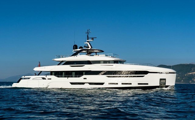 Perla Bianca Yacht Charter in St Tropez