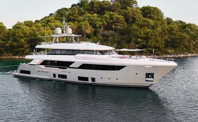 Bizman yacht charter Custom Line Motor Yacht