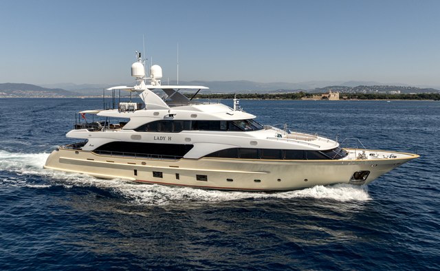 Lady H Yacht Charter in Calvi