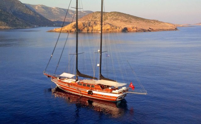 Kaya Guneri Plus Yacht Charter in Istanbul
