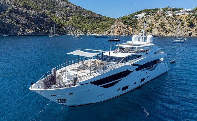 Noroader yacht charter Sunseeker Motor Yacht
                        