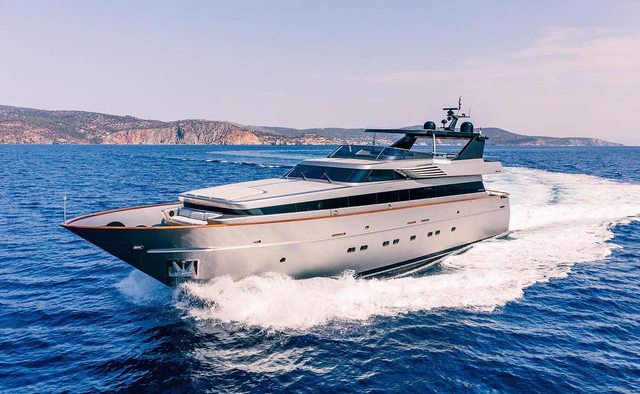 Oval yacht charter Cantieri di Pisa Motor Yacht
                        