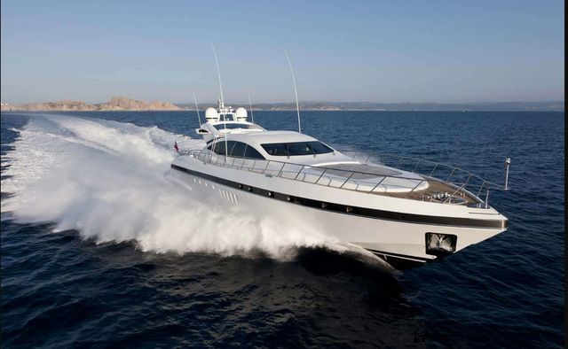 L'Esperance yacht charter Mangusta Motor Yacht