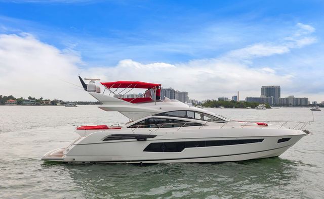 Gem yacht charter Sunseeker Motor Yacht