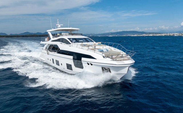 Zozo Yacht Charter in Lérins Islands