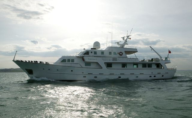 South Paw C yacht charter Codecasa Motor Yacht
                        