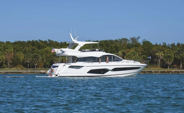 Macesan yacht charter Sunseeker Motor Yacht
                        