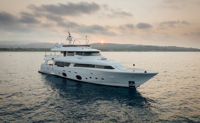 Centurion Yacht Charter in Amalfi Coast