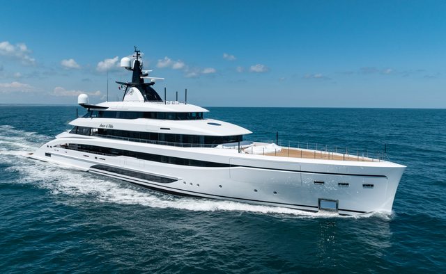 Amor a Vida Yacht Charter in Portisco