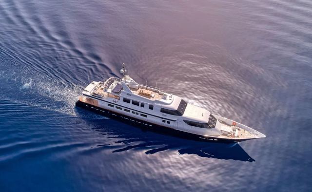 Gelly yacht charter Marine Industrial Technologies Motor Yacht
                        