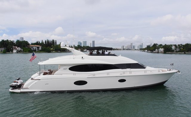 Living the Dream yacht charter Lazzara Motor Yacht
                        