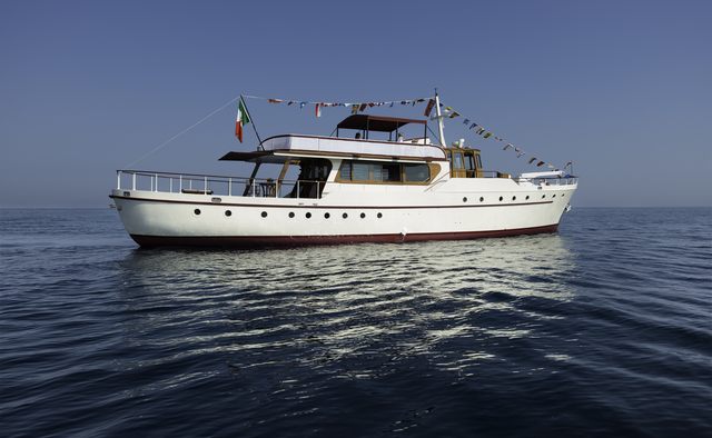 Emerald yacht charter James A Silver Ltd Motor Yacht
                        