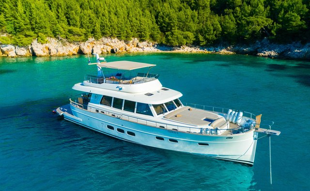 Cloud 9 yacht charter Sasga Yachts Motor Yacht