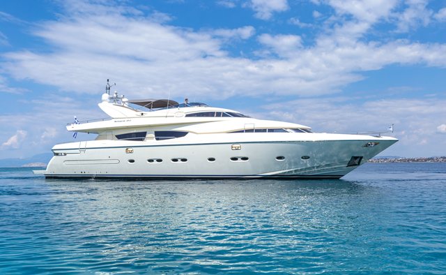 Divine yacht charter Posillipo Motor Yacht
                        