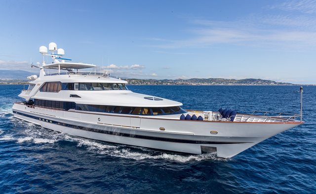 Lucy III Yacht Charter in Italy