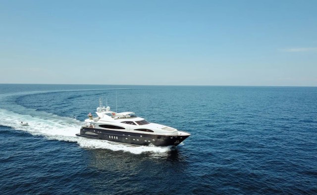 For Your Eyes Only yacht charter Astondoa Motor Yacht