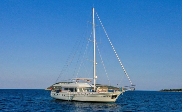 Freedom Yacht Charter in Santorini