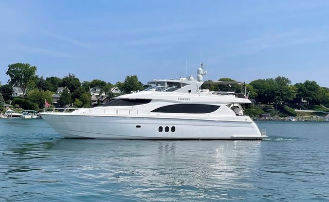 Victory yacht charter Hatteras Motor Yacht
                        