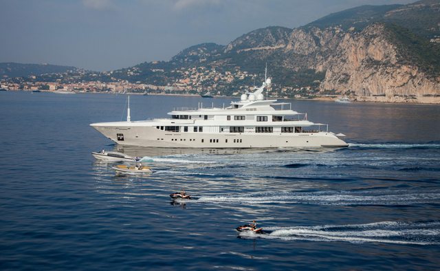 Plan B Yacht Charter in Antibes