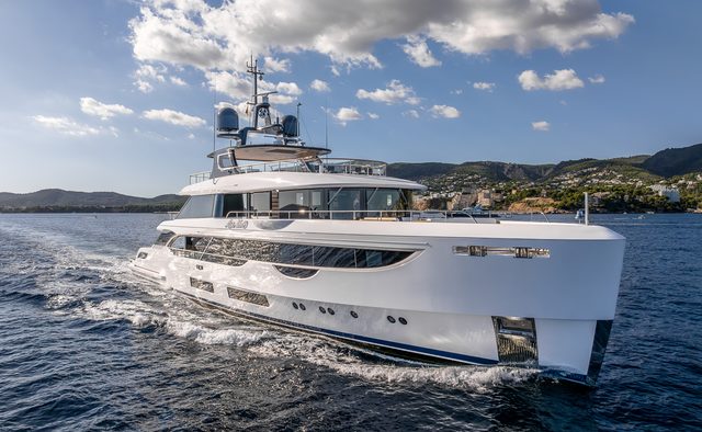 Alpha Waves yacht charter Benetti Motor Yacht
                        