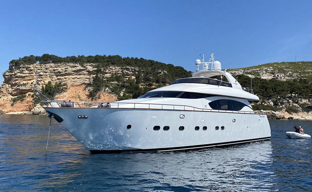Gama Yacht Charter in Sardinia
