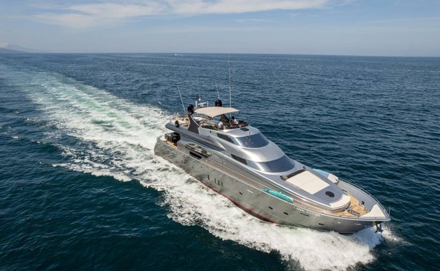 Lady B Yacht Charter in Naples