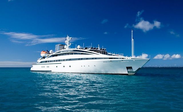 Elegant 007 Yacht Charter in Mediterranean