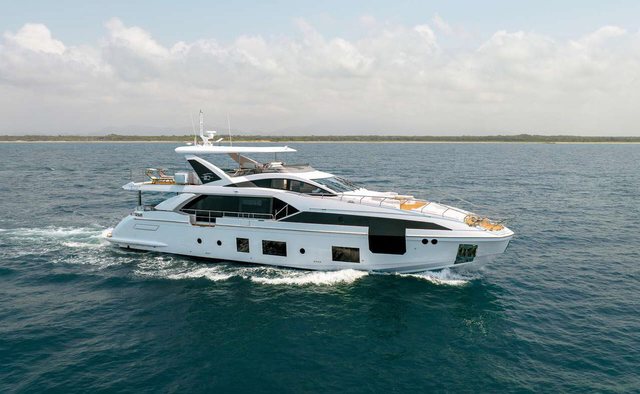 Vesta yacht charter Azimut Motor Yacht
