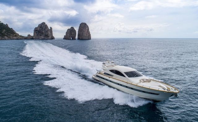 Le One yacht charter Cerri Cantieri Navali Motor Yacht