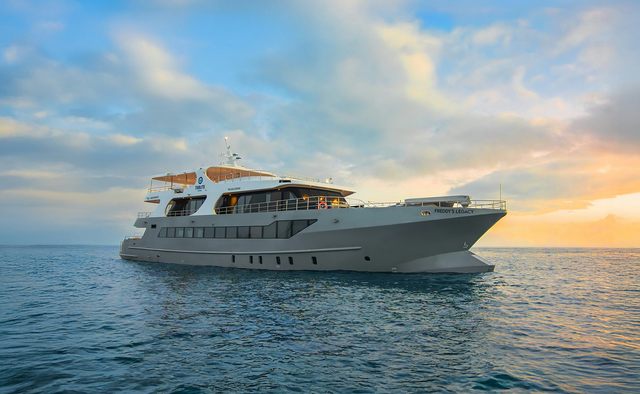 Freddy's Legacy yacht charter Varadero El Aguila Motor Yacht