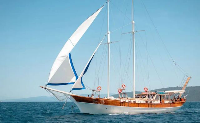 Sv.Donat Yacht Charter in Split
