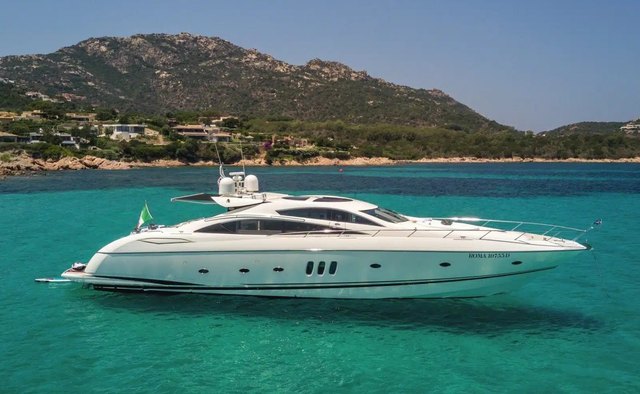 Octavia yacht charter Sunseeker Motor Yacht
                        