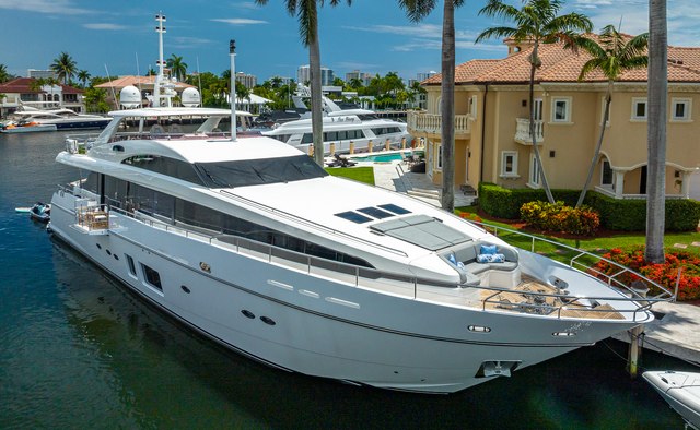 Beachfront II Yacht Charter in Rum Cay