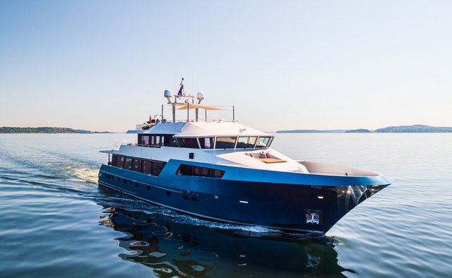 Ascente Yacht Charter in Northwest America
