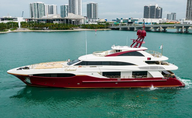 Cabernet Yacht Charter in Bahamas