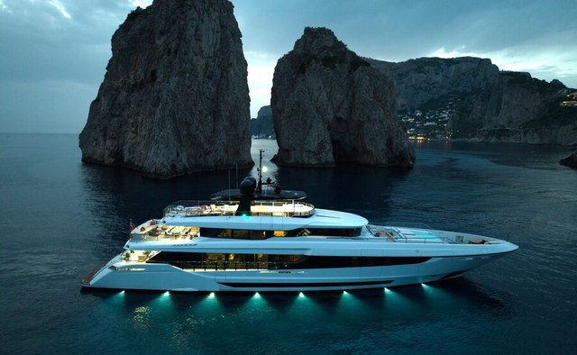 Toy Yacht Charter in Calvi
